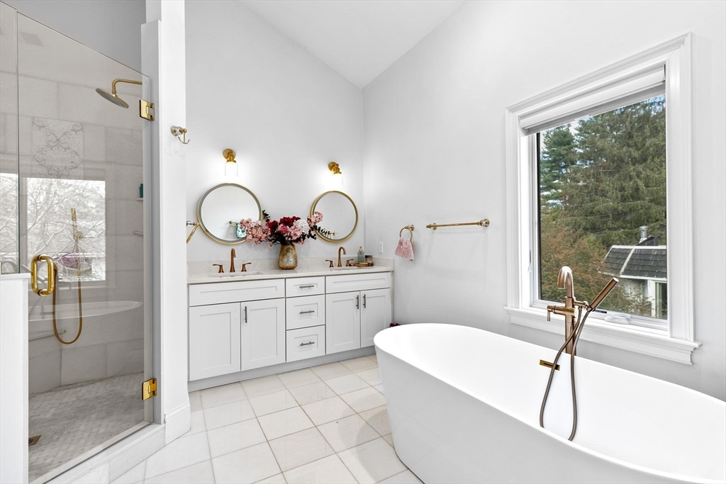 110 Redwood Rd, Newton