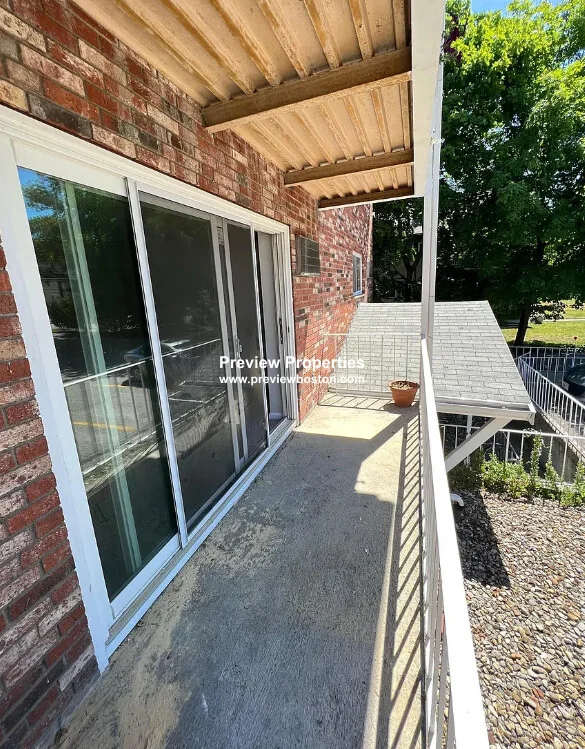 73 Charlesbank Rd, Newton Corner