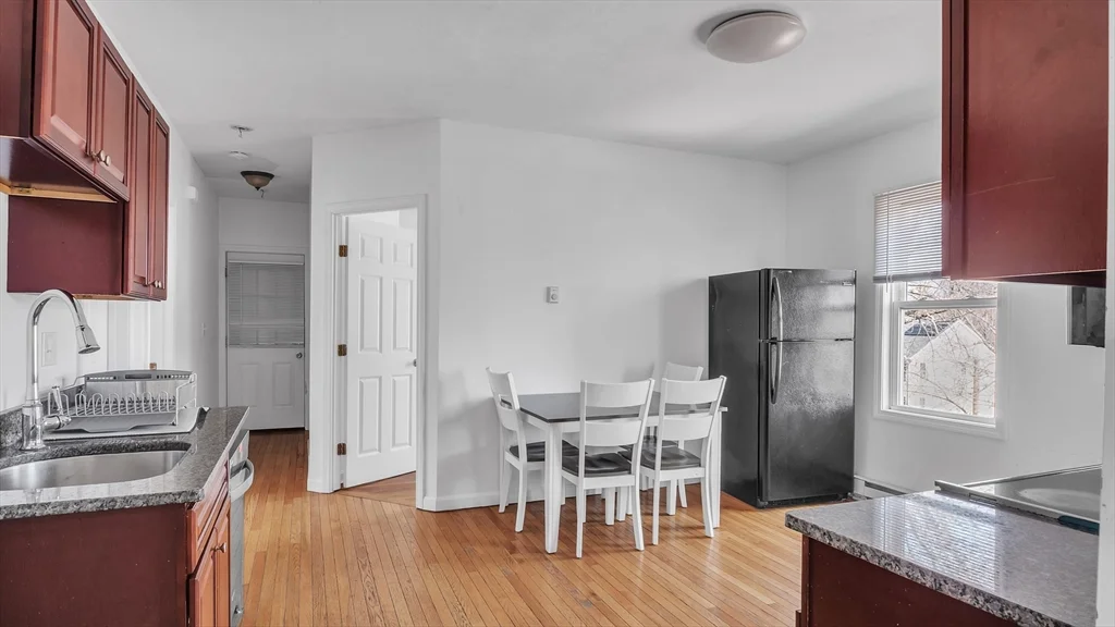 1442 Main St, Worcester