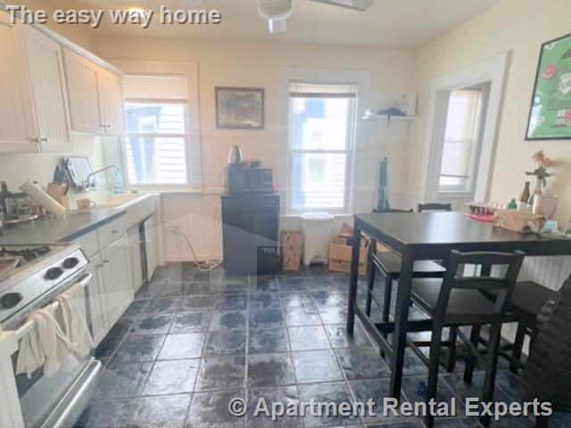 27 Willow Ave, Porter Square