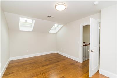 124 Columbia St, The Port