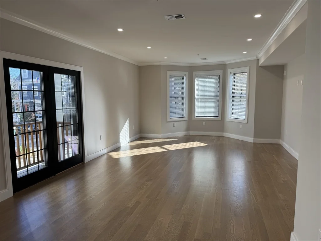 283 Lamartine St, Jamaica Plain