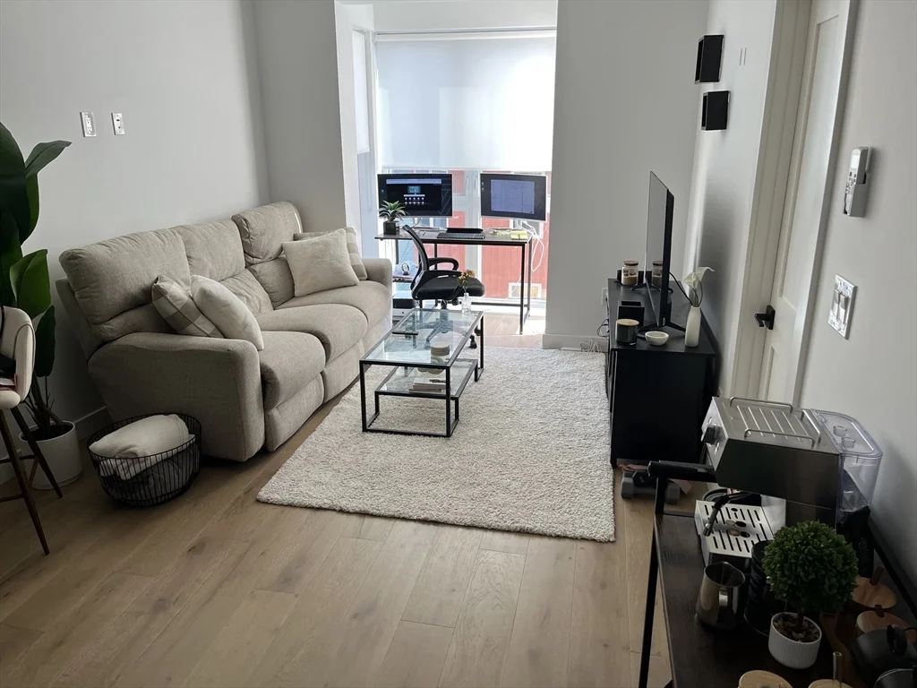 144 Old Colony Ave, South Boston