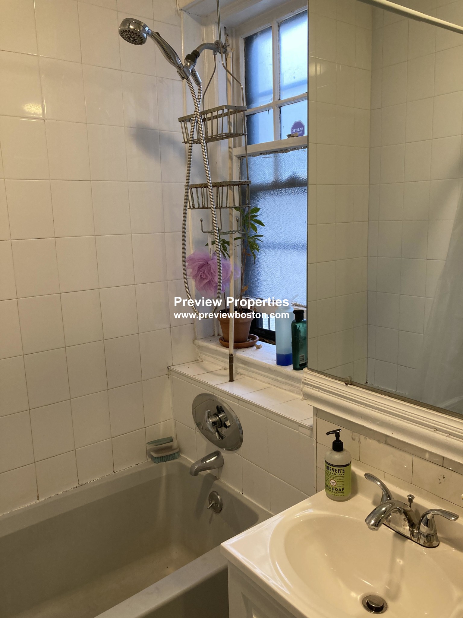 1572 Commonwealth Ave, Brighton