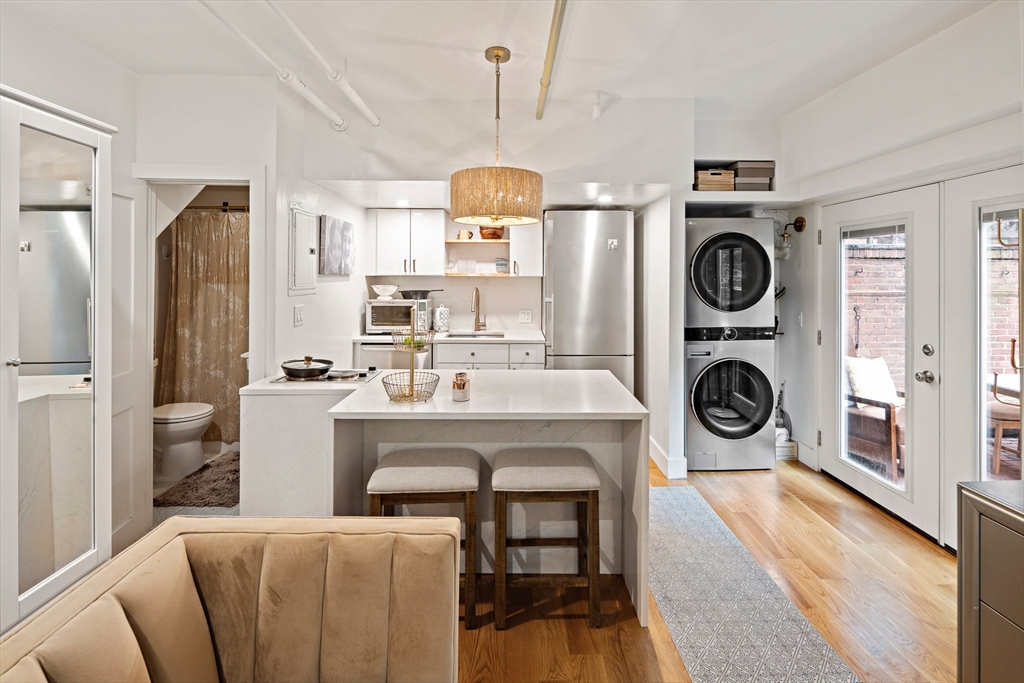 364 Marlborough St, Back Bay