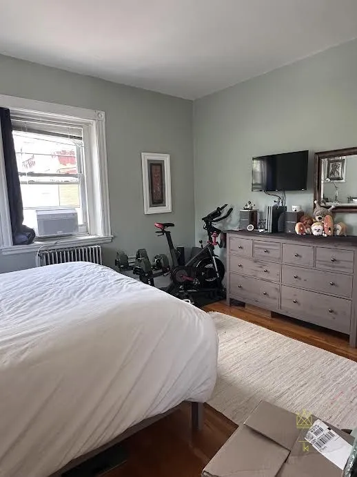 1569 Beacon St, Brookline
