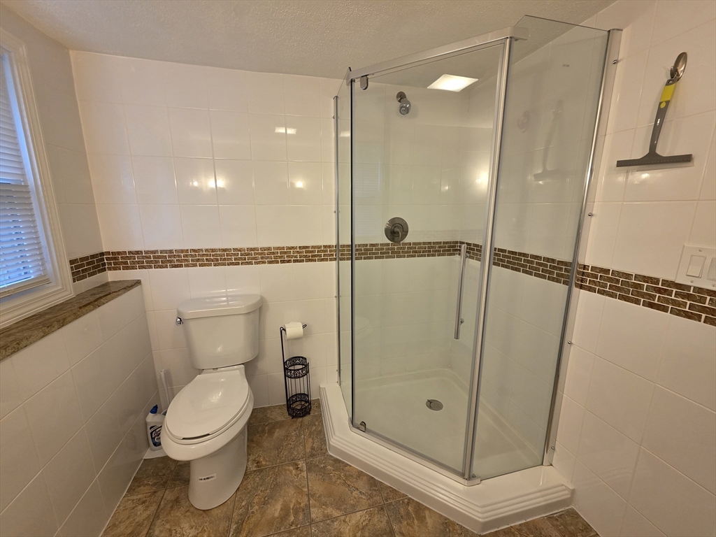 4 Hickey Dr, Framingham