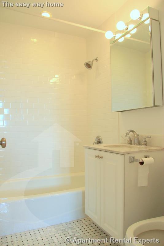 60 Brattle St, Harvard Square