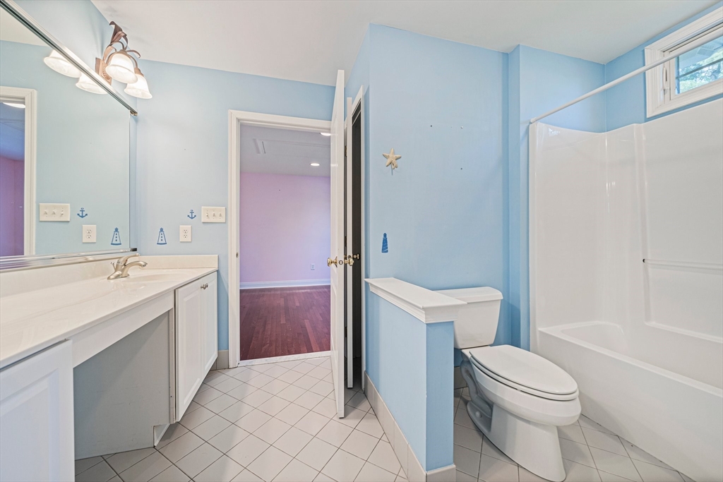 24 Endean Dr, Walpole