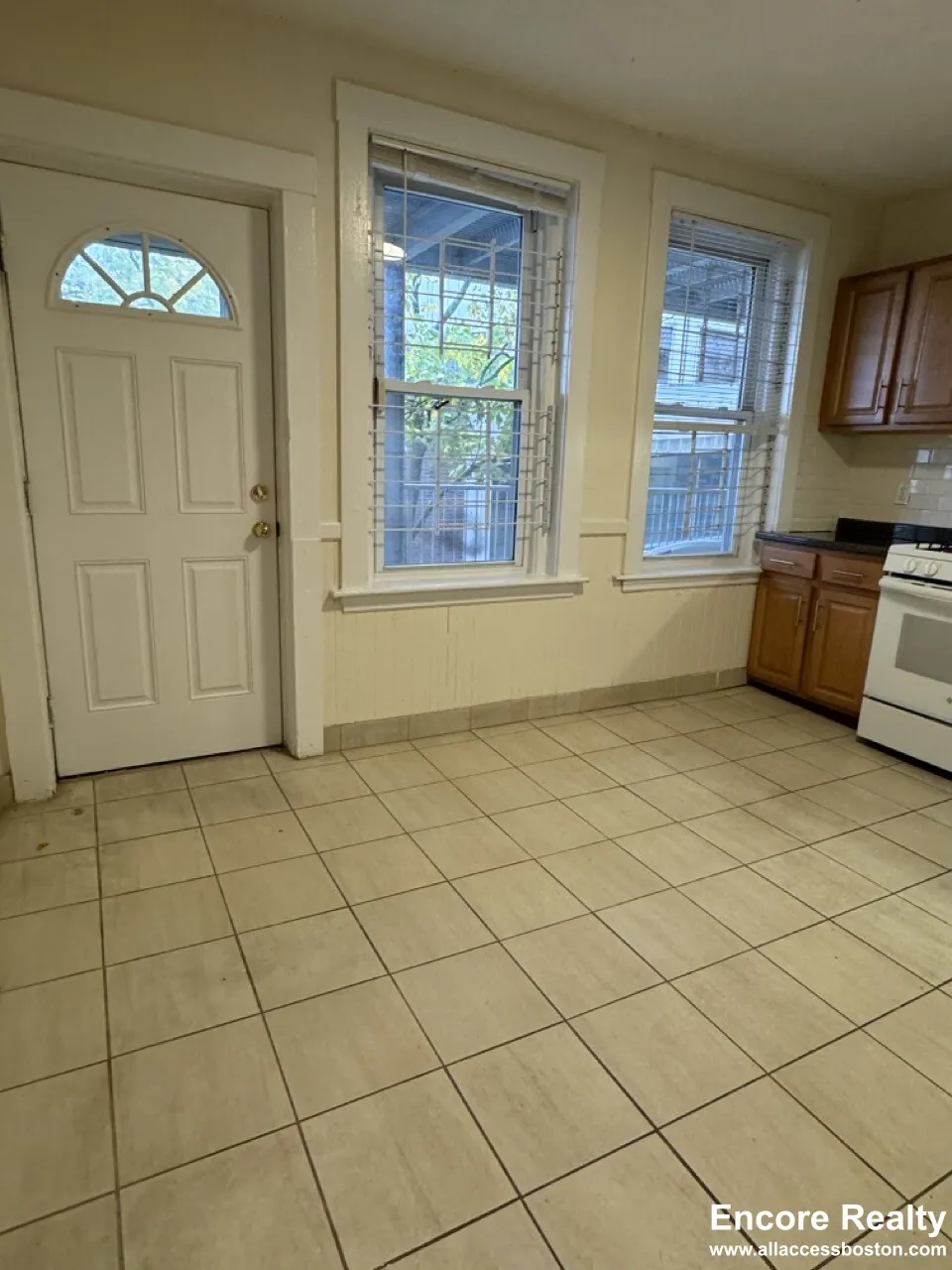 6 Barrows St, Allston