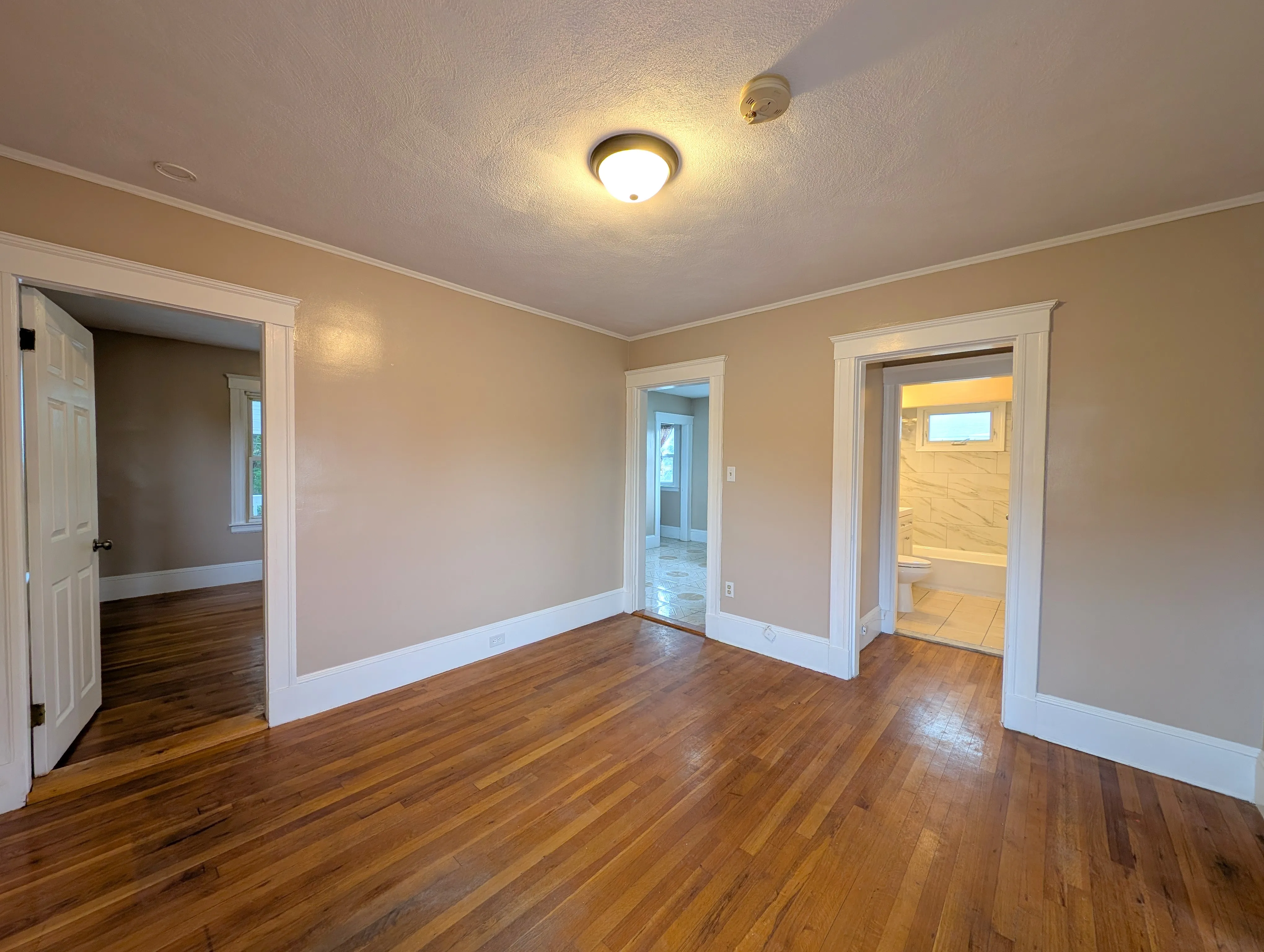 83 Billings Ave, South Medford