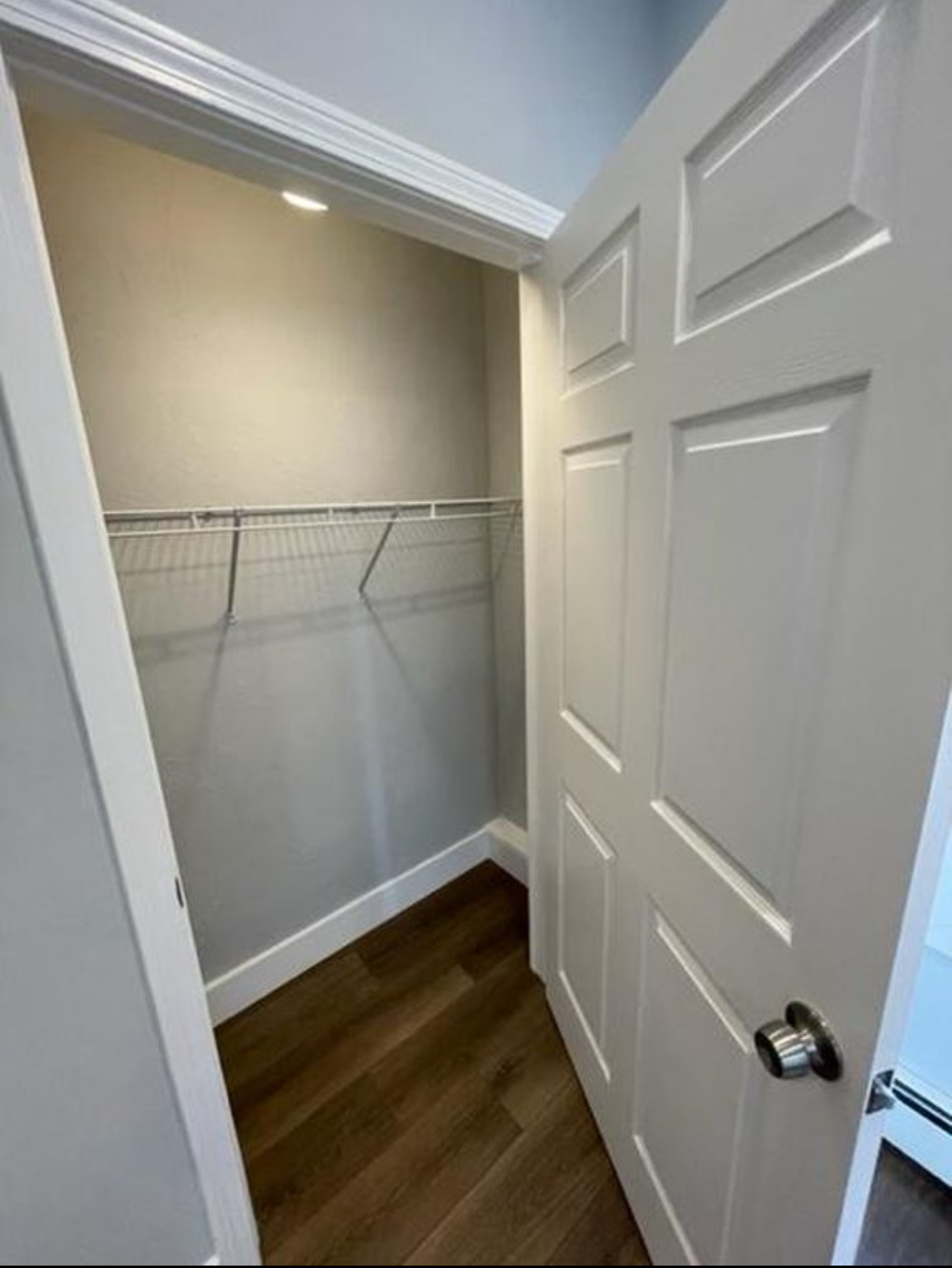 11 Pearl Ter, East Somerville