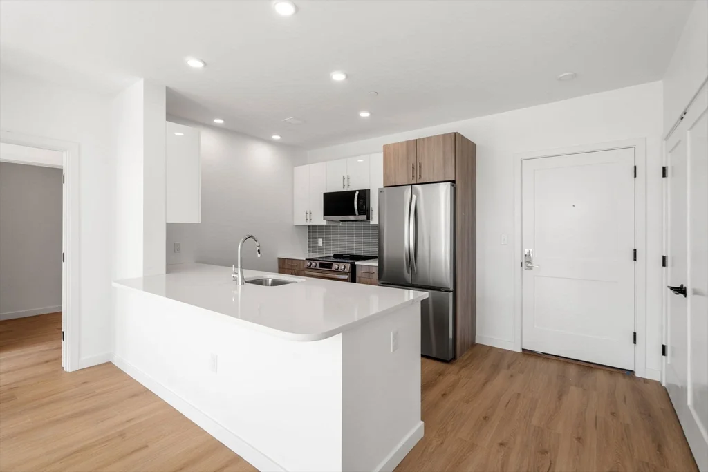 40 Centre St, North Brookline