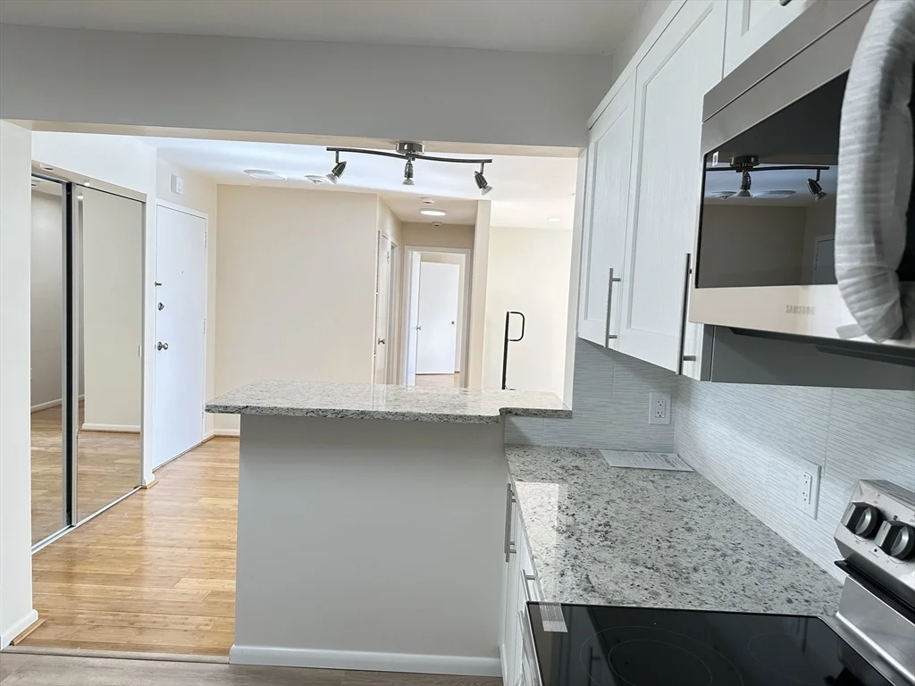 1004 Paradise Rd, Swampscott