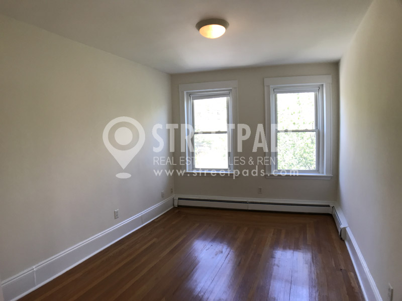 1539 Beacon St, Griggs Park