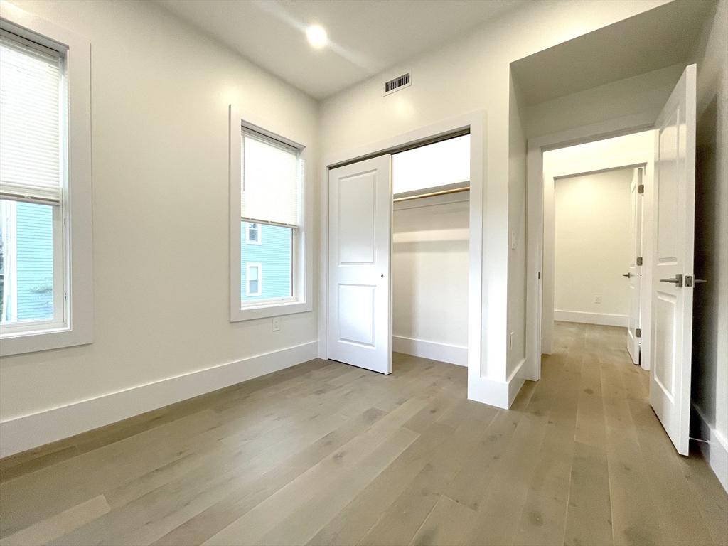 16 Delle Ave, Mission Hill