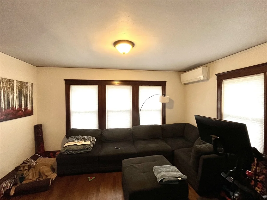 16-18 Oak Hill Rd, Waltham