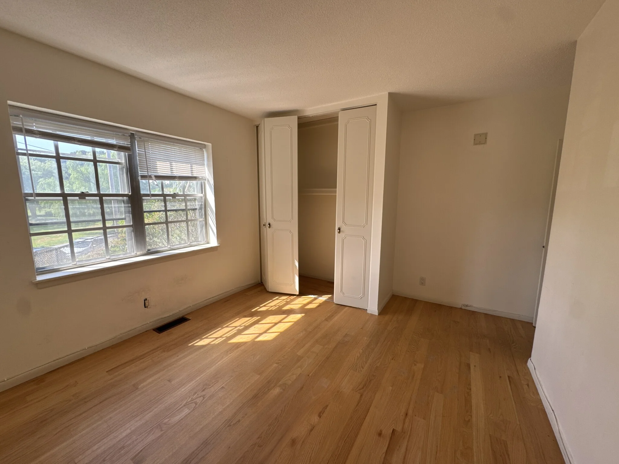 186 Lake Shore Rd, Brighton