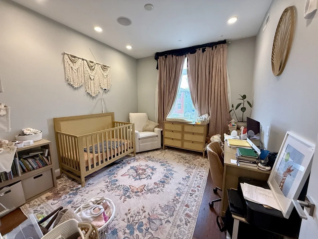 170 W Broadway St, South Boston