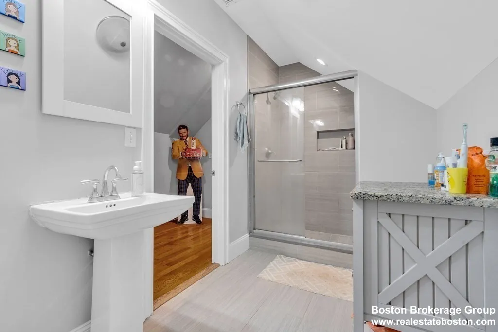 180 Saint Alphonsus St, Mission Hill