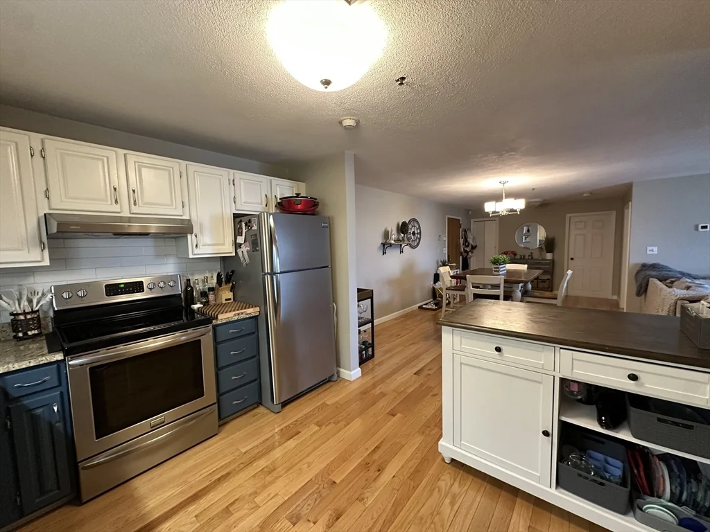 39 Parlin St, Everett