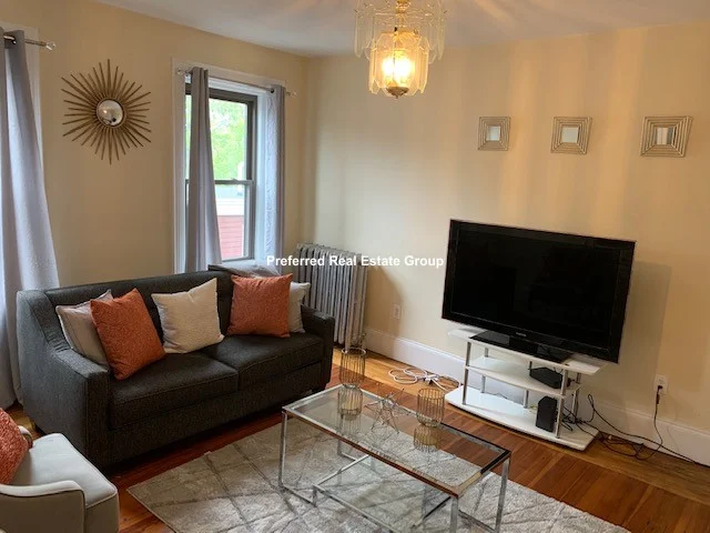 66 Clifford St, Roxbury