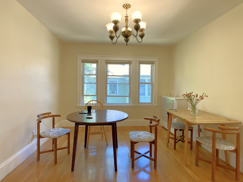 129 Oxford Rd, Newton Centre