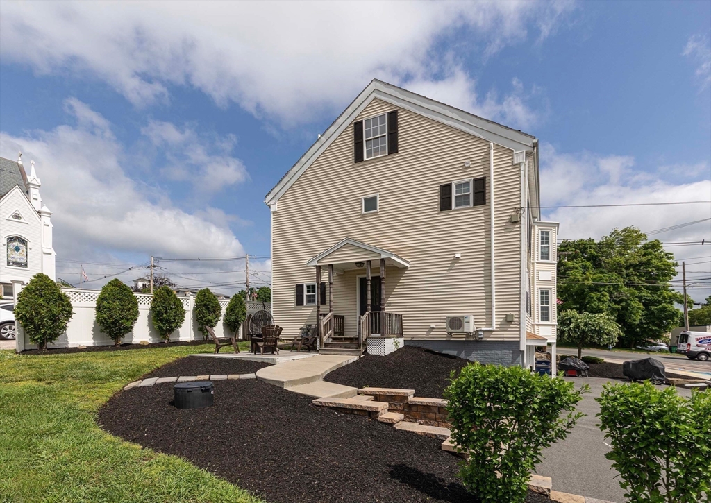 143 Village St, Medway