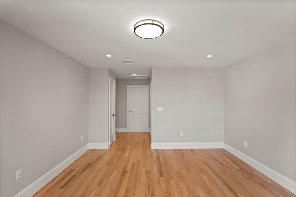 17 Monroe St, Norwood