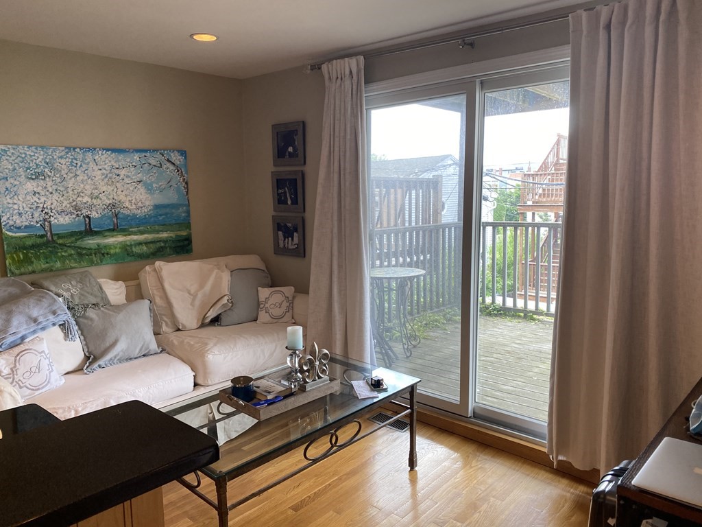 522 E Third St, South Boston