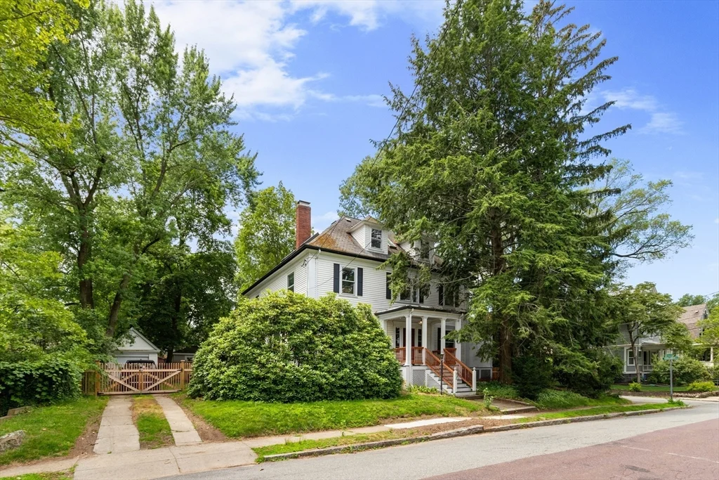 12 Windermere Ave, Arlington