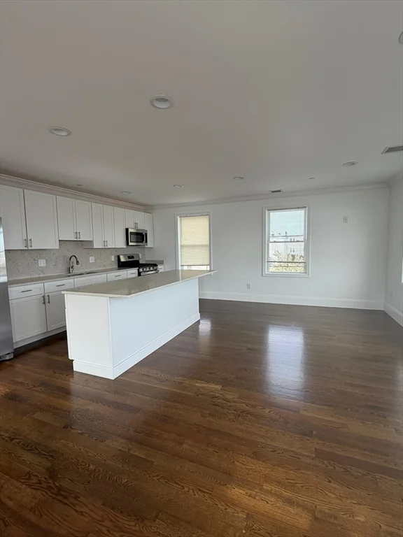 375 Crescent Ave, Chelsea