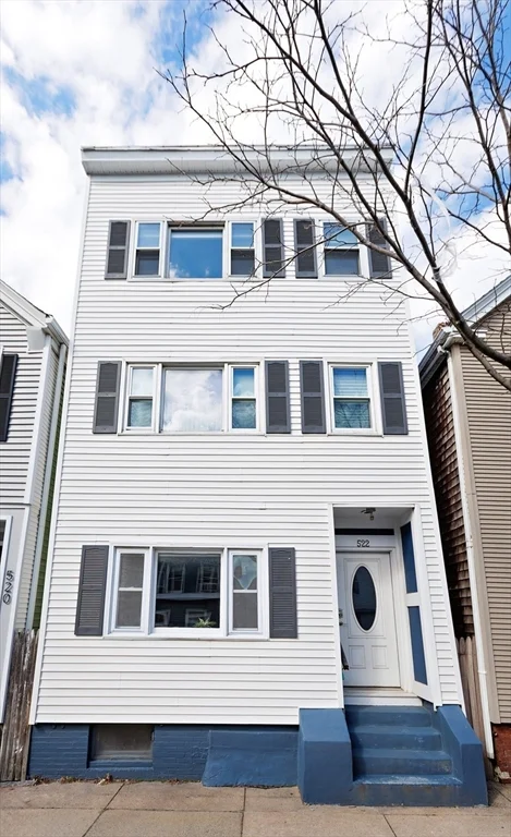 522 E 8, South Boston