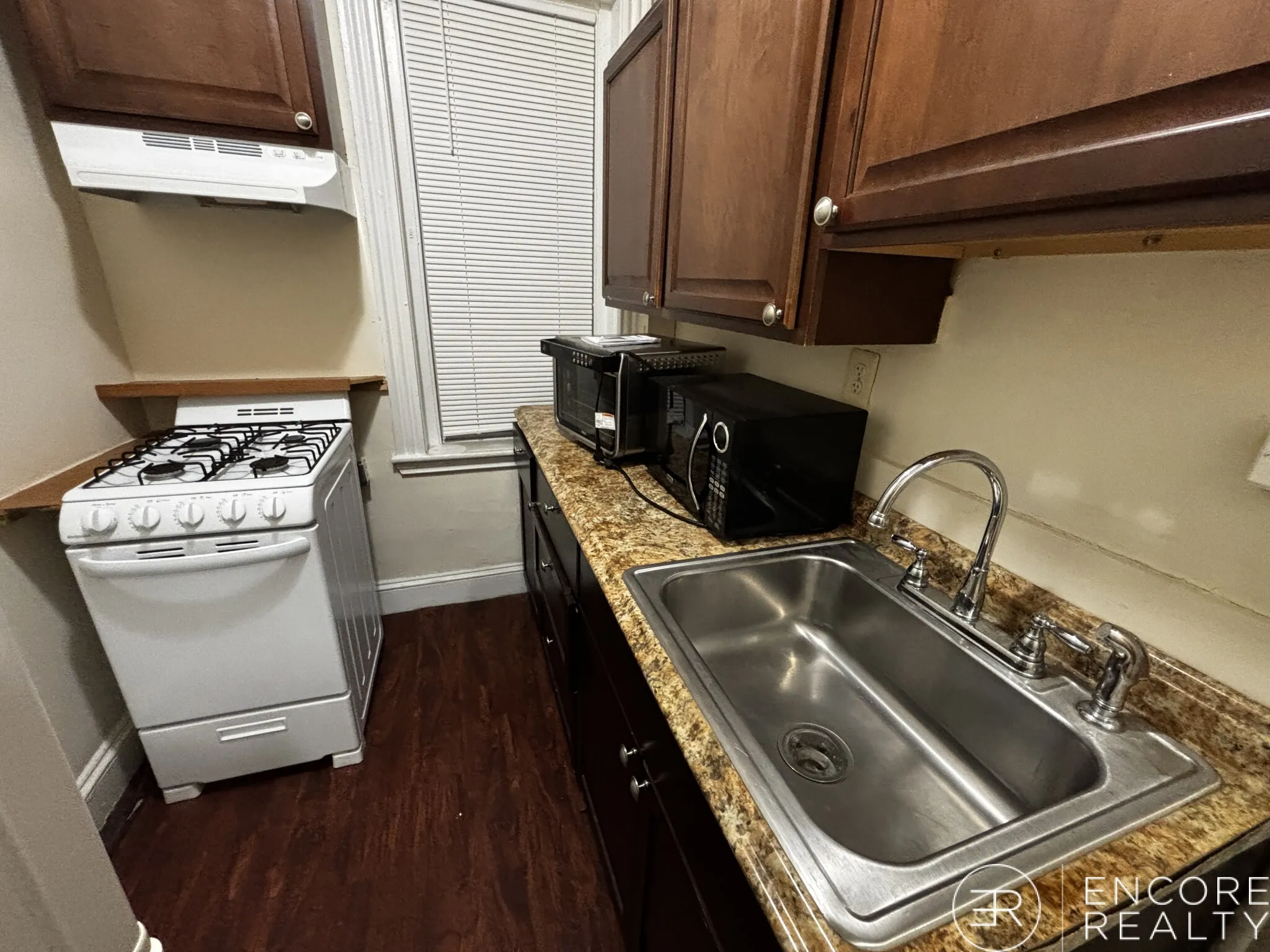 364 Riverway, Mission Hill