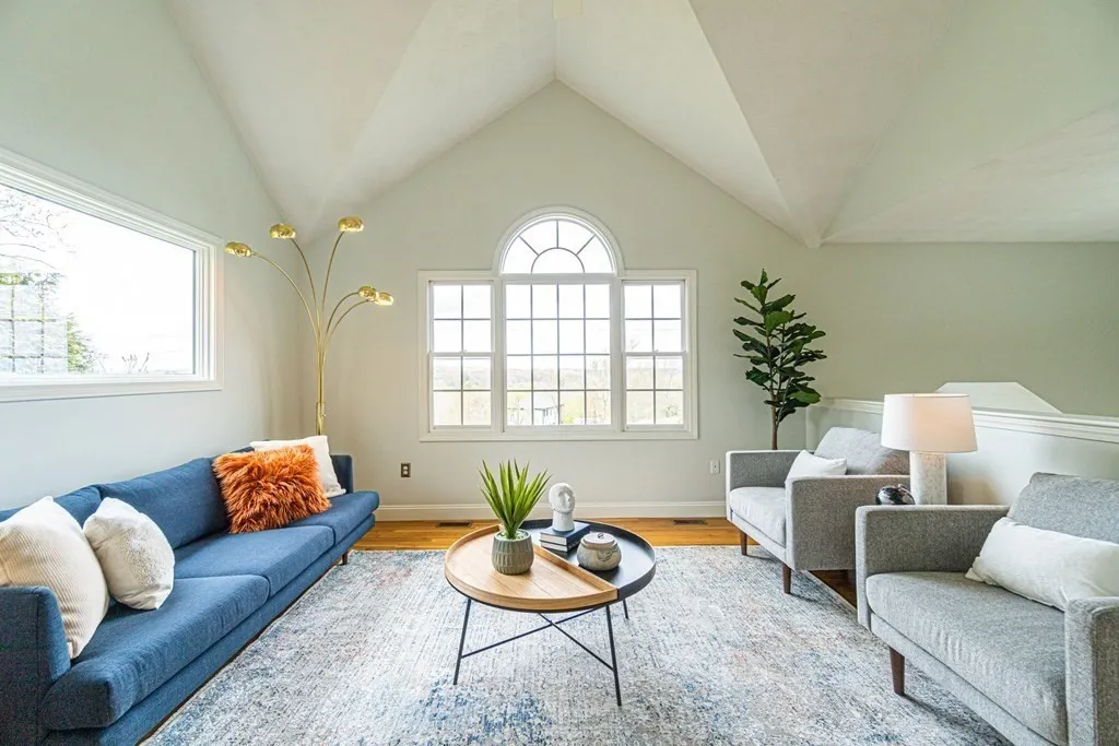 32 Waltham St, Woburn