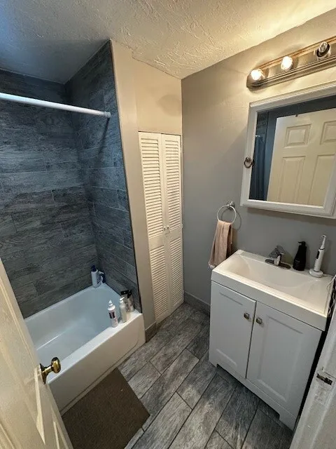 96 Calumet St, Mission Hill