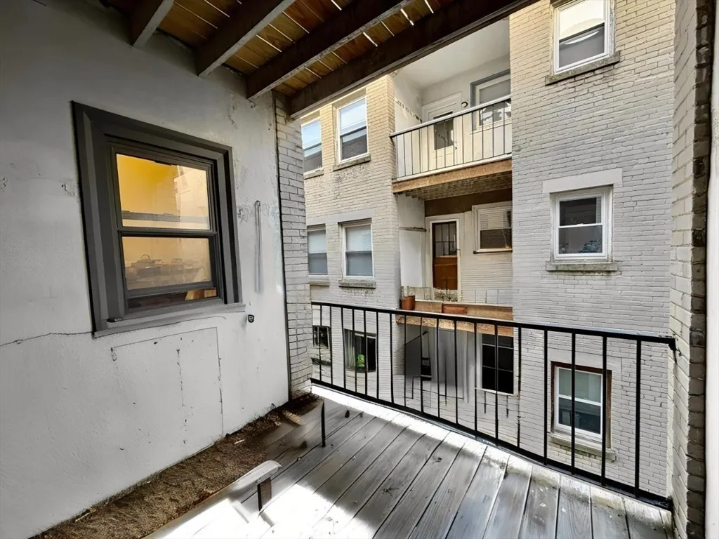 1468 Commonwealth Ave, Brighton