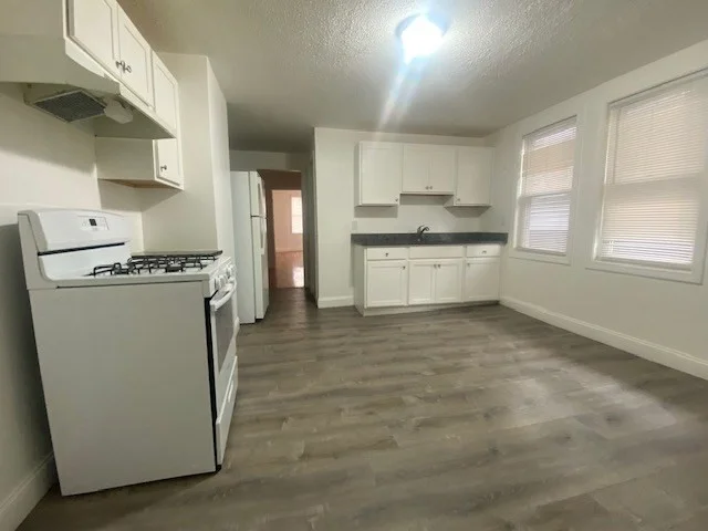 176 Ferry St, Everett