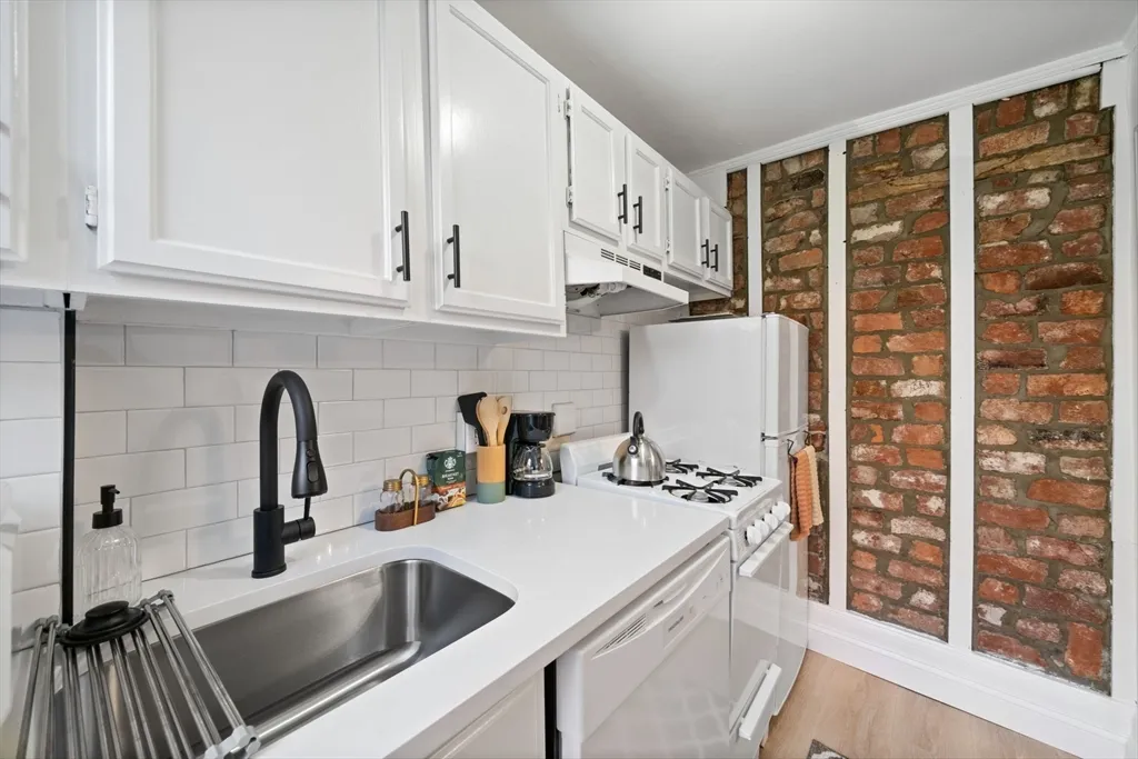 102 Revere St, Beacon Hill