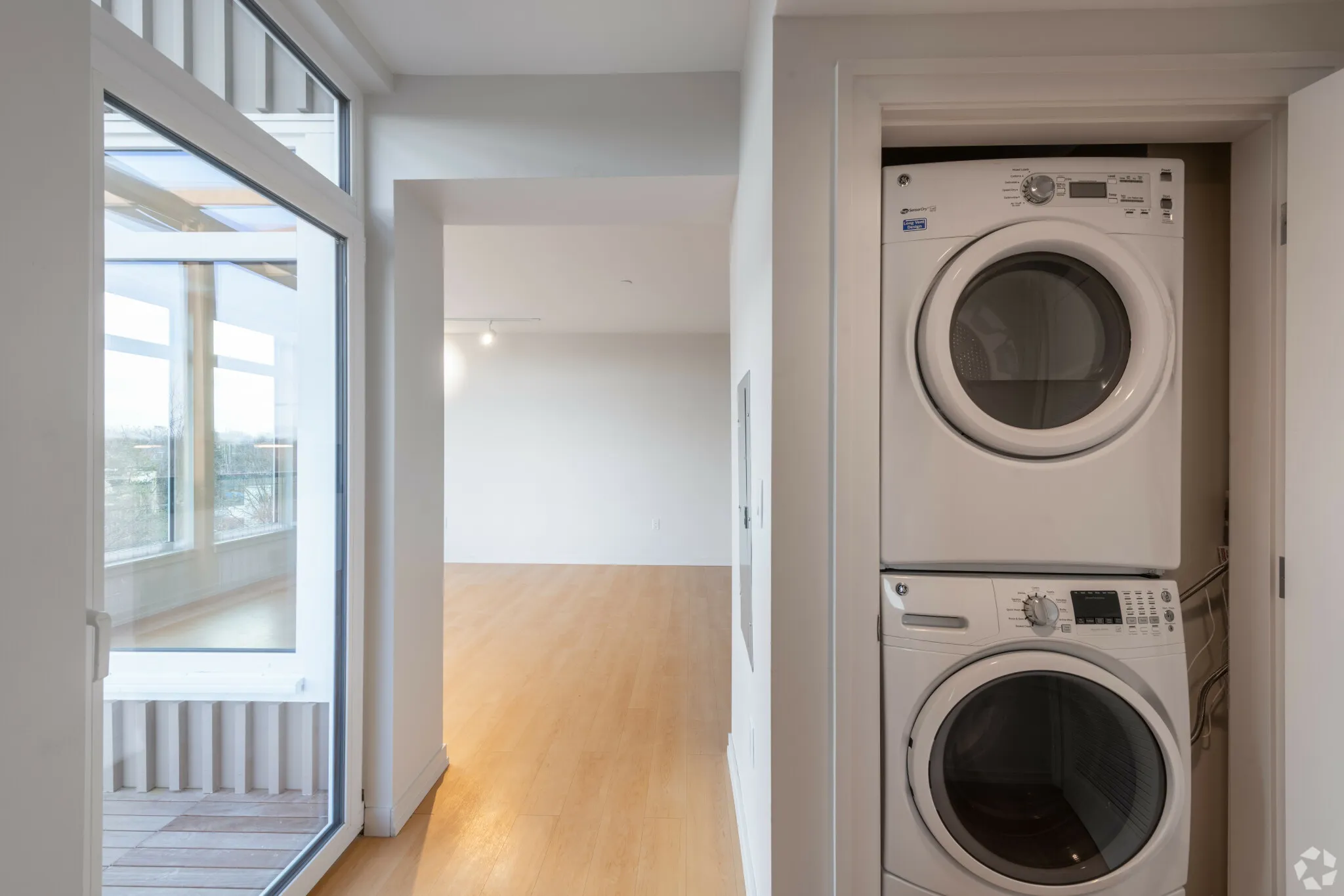 77 New St, Neighborhood Nine