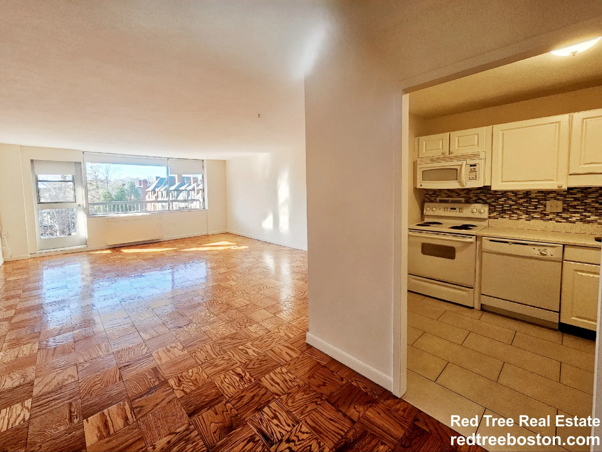 101 Monmouth St, Longwood