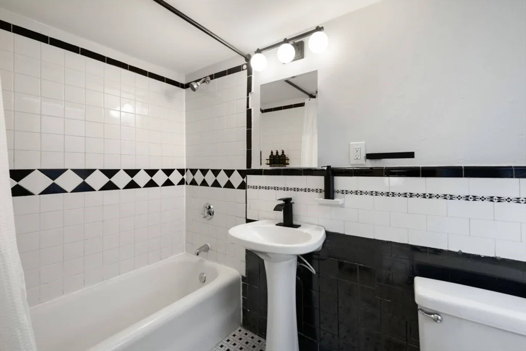 102 Revere, Beacon Hill