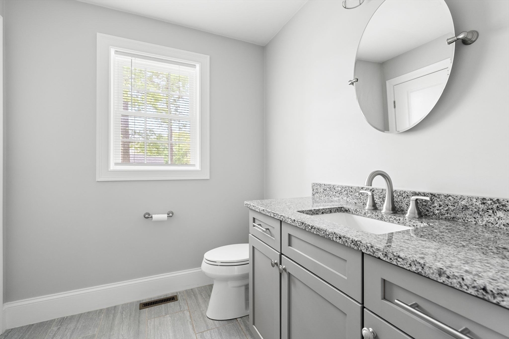 74 Bald Eagle Rd, Weymouth