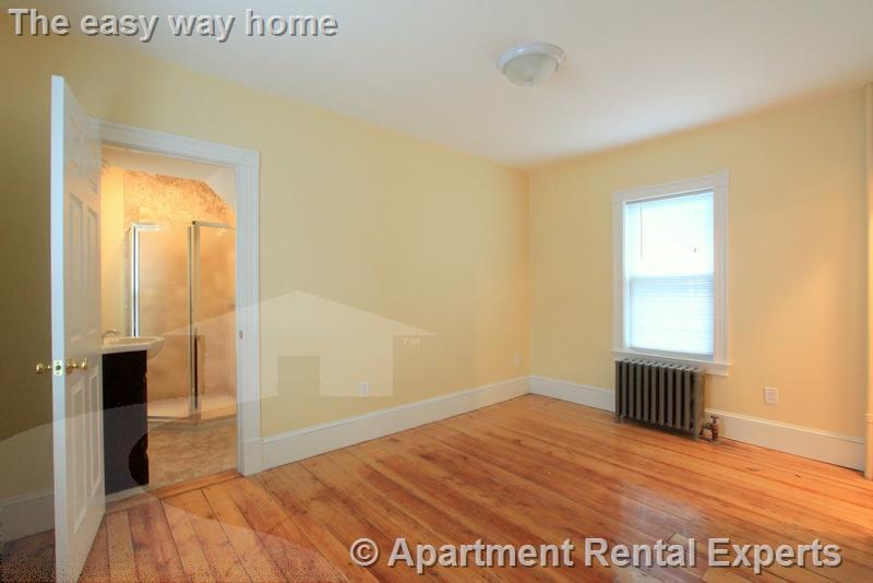 6 White St Pl, Porter Square