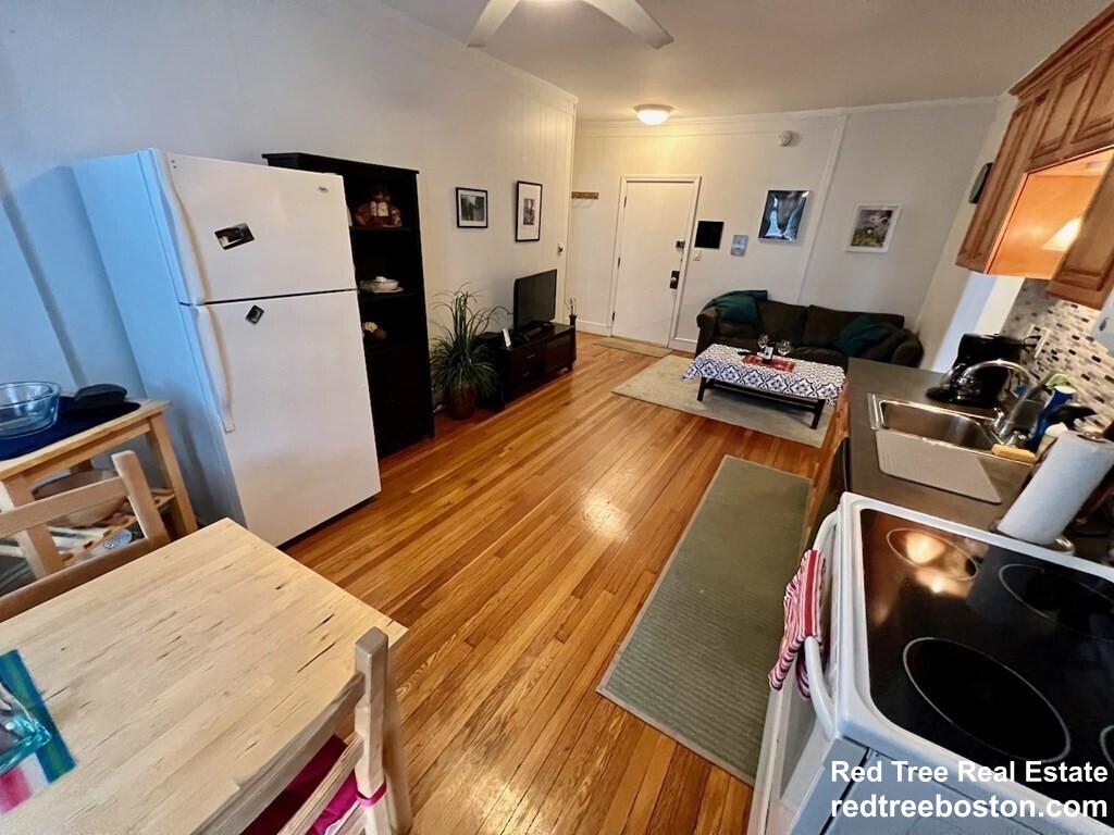 36 Winchester St, Coolidge Corner