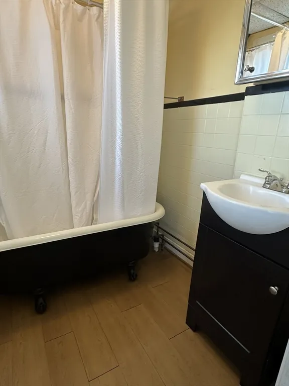 455 Peckham St, Fall River