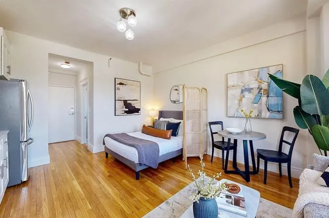 270 Huntington Ave, Hyde Park