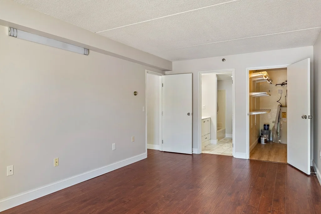 200 Cove Way, Quincy Point