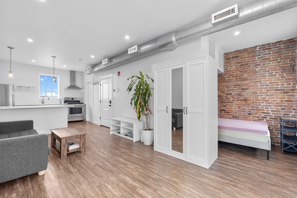 105 Broadway, Chelsea