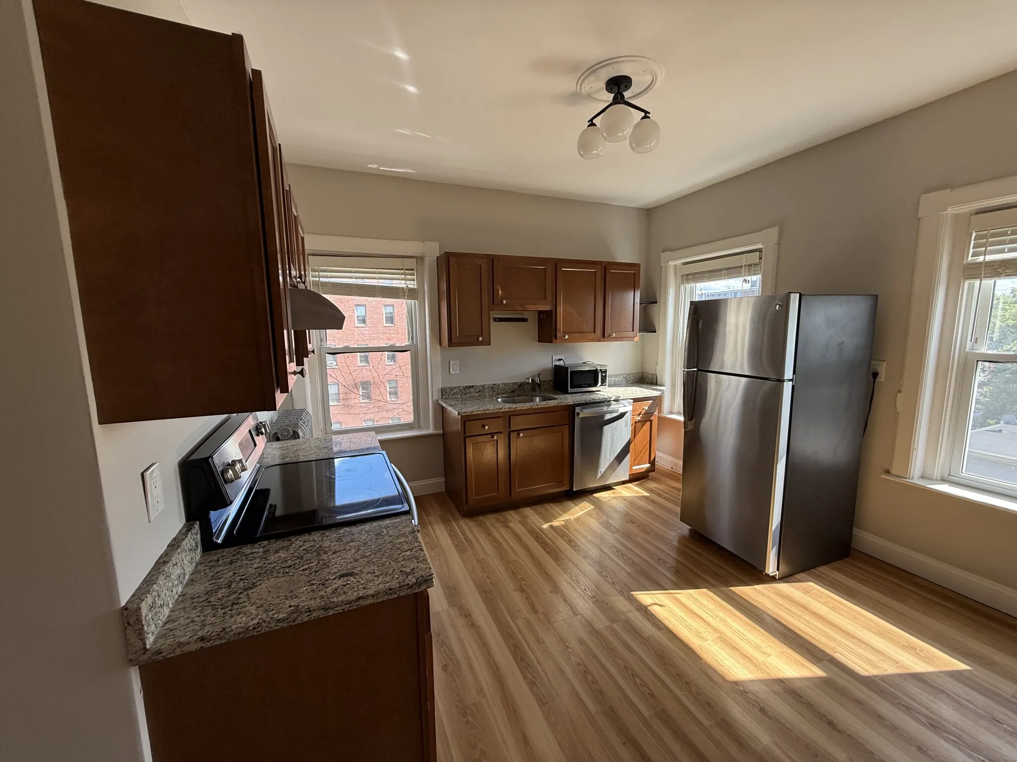 900 Massachusetts Ave, Riverside